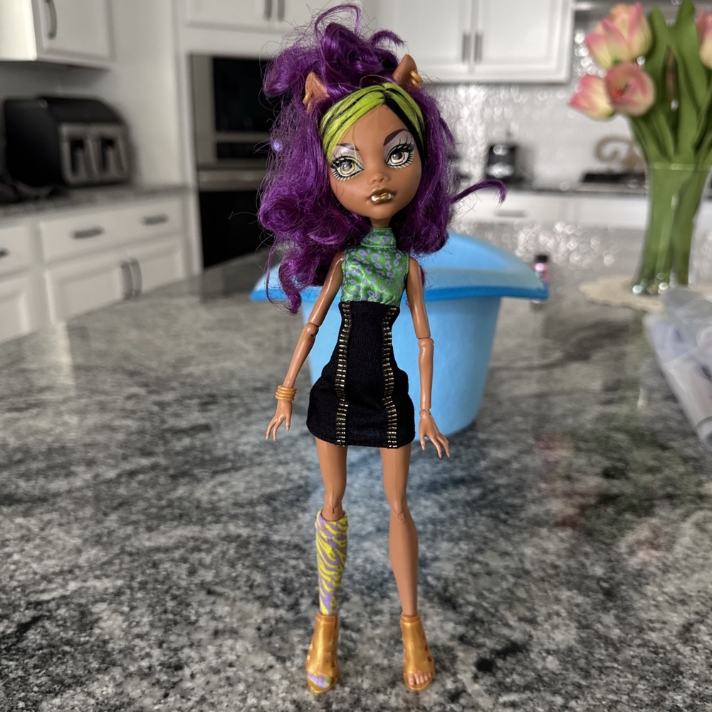 Monster High Doll Clawdeen Wolf from the Sisters Pack MATTEL 2008
